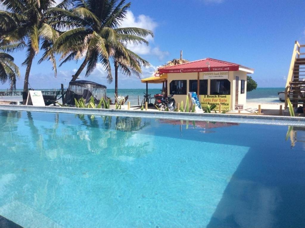 Beach Club Condos At Popeyes Caye Caulker Exterior photo