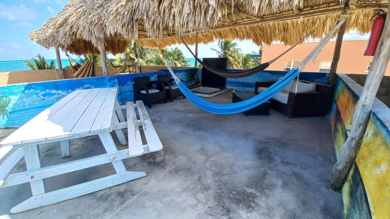 Beach Club Condos At Popeyes Caye Caulker Exterior photo