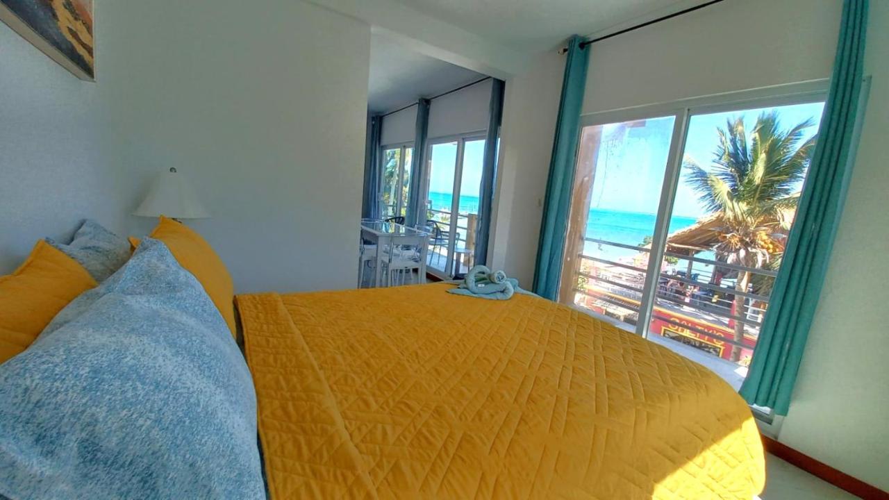 Beach Club Condos At Popeyes Caye Caulker Exterior photo